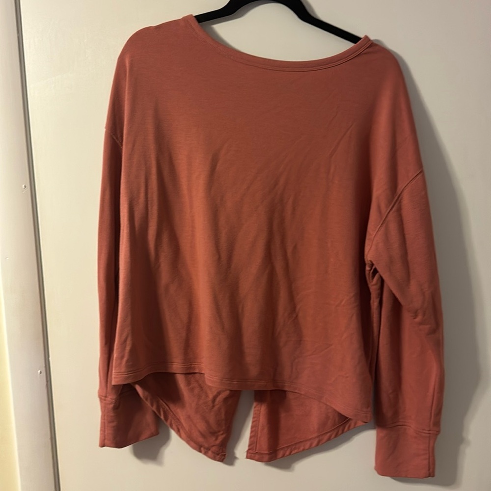 Old Navy Active Long Sleeve with Open Back